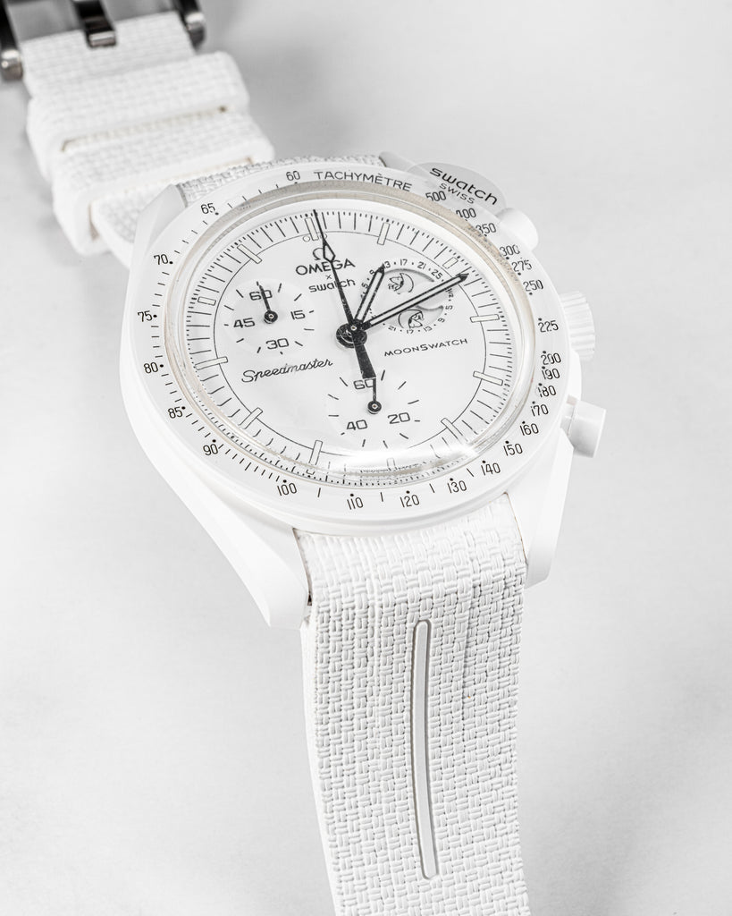 Solitaire Rubber straps in Arctic White for Omega x Swatch Full